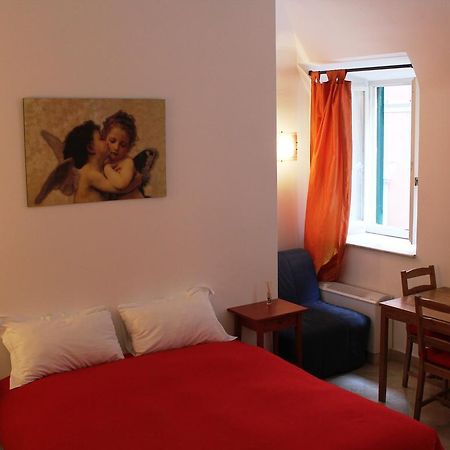 Hella Ibernesi 23 Fori Imperiali Inn, New Gestion! Rome Room photo