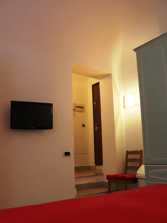 Hella Ibernesi 23 Fori Imperiali Inn, New Gestion! Rome Room photo